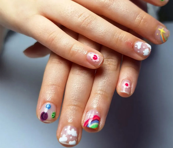 Estética Cattleya en Errenteria - Manicura de fiesta con refuerzo y decorado en Errenteria